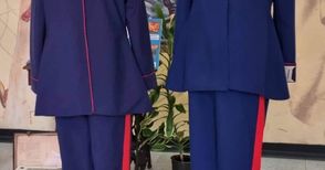 Гимназията по облекло дари казашки униформи на музея в Бяла