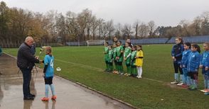 Малките футболистки втори на турнир в Севлиево