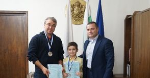 Малкият голям герой от световното по бразилско джу-джицу със специална награда от кмета