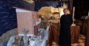 12-метров макет на Витлеем и на Рождественската пещера посреща миряните в „Свети Павел от Кръста“