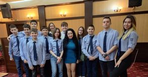 Два златни медала и две специални награди за млади русенски информатици