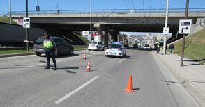 Падналата от моста над „Христо Ботев“ и блъсната от кола жена е в критично състояние