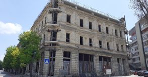 Собственикът на „Севастопол“ се отказа от ремонта, имотът пак е на пазара
