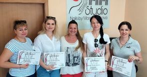 Четири избягали от войната украинки  овладяха нови професии в новия си дом
