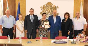 Отличената от просветния министър Елена Филипова: Приемам тази награда с голяма благодарност, радвам се, че сме сплотена общност с колегите