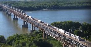 Депутат иска намесата на Мария Габриел в казуса с румънките тирове в Русе
