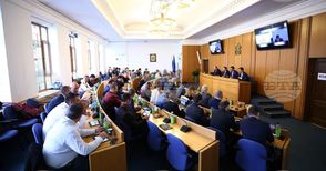 Поискани оставки и взаимни обвинения белязаха днешното заседание на Столичния общински съвет