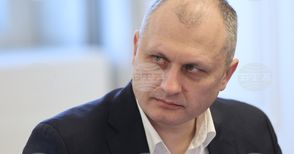 Важно е да върнем доверието на гражданите в машинното гласуване, заяви служебният министър на електронното управление Валентин Мундров