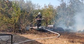 Запалени платнища вдигнаха по тревога пожарникари