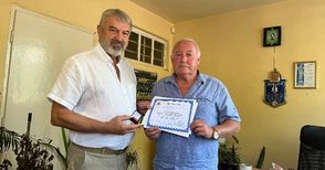 Почетен знак от областния за рожденика Кулеманс