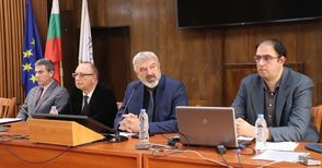 57 снегопочистващи машини са в готовност да поддържат над 500 км. пътища в областта