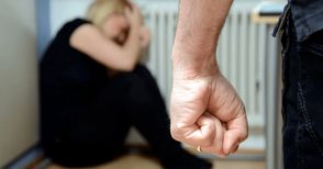 Майка изгони сина си от дома заради системни обиди и побои