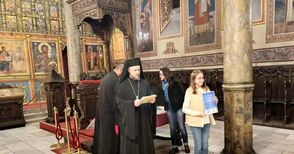Епископ Макарий награди победителите в конкурса „Роди се Спасител - Христос“