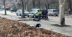 Млада майка се бори за живота си след удар от джип на тротоара