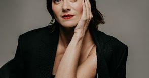 Изпълнителката на главната роля в световната премера „Алма“ Мария Хелгат: Музиката е предизвикателство за пеене, но ако беше по-лесно, нямаше да е справедливо към тази жена