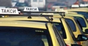 9 години таксита паркирали незаконно в автогарата