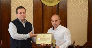 Пламен Стоилов получи приз „Дарител на 2013 година“