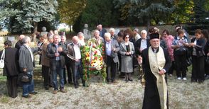 Запасни офицери положиха венци в българско военно гробище в Унгария