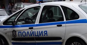 Полиция спасява майка от собствения й син