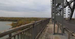 Наш катер участва в издирването на паднал от Дунав мост румънец