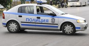 Румънска шкода се обърна до бензиностанция в Бяла