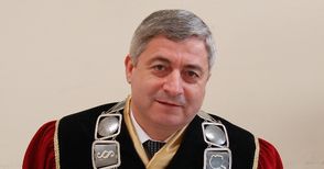 Ректорът проф.Христо Белоев  с четвърта титла от Европа