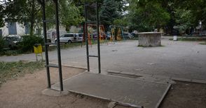 Среднощни крадци нарязаха детска площадка до бл.„Хъшове“