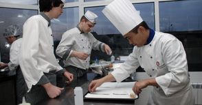 Германия ще обучава младежи за готвачи и фитнес инструктори