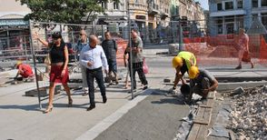 Нова пътна настилка и нов тротоар пред „Христо Ботев“ за първия учебен ден