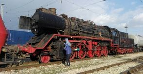 Парният локомотив от Третия райх тръгна към София, теглен от машина на „Булмаркет“