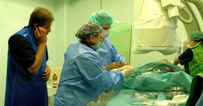 Професори от Европа правят уникална операция в „Медика“