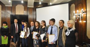 Трима изявени ученици получиха награди „Русе 21 век“