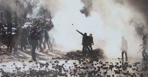 Потресаващи снимки от Киев във фотоизложбата „Майдан“ 