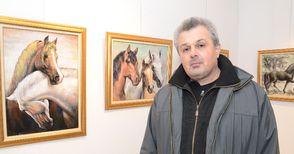 Платноходи и коне обитават  новите картини на Николай Колев