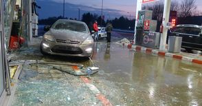 Румънец разби магазина на бензиностанция с колата си