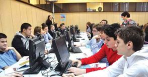 Българчета и румънчета заедно учат електронни уроци