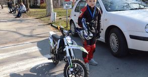 7-годишният Радослав посрещна новия мотосезон с втория си мотор