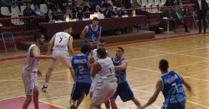 Баскетболистите трети преди дербито срещу „Чавдар“