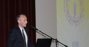 Вълчев препоръчва на училищата правила за защита от атаки на тема информация