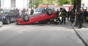 71-годишен се обърна по таван след грешка при изпреварване