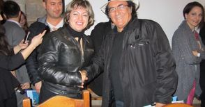 Кита Бончева пя с Ал Бано в италианското имение на звездата