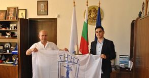 Симеон Стефанов носи флага на Русе на световния турнир на младите физици