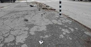 Пиян шофьор строши 7 колчета, знак и се заби в блок на Зарезан
