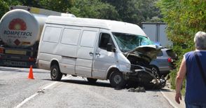 Двама шофьори се отърваха по чудо след челен удар на Мойсев баир