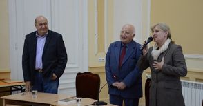 Георги Мишев се завърна в Русе  с изповедното „Мир на страха ни“ 