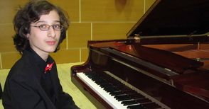 Талантът Николай Димитров ще свири в Париж за Коледа