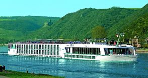 Плаващите хотели на „Дунав турс“ поглезиха над 17 000 туристи през сезона