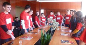 Младежи си отвориха клуб  в николовското кметство