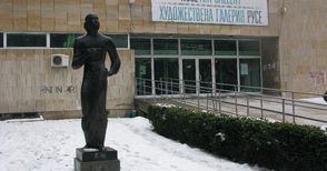 Белоев внася предложението галерията да носи името на художника Кирил Станчев