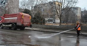 Пет машини мият русенските улици и през нощта